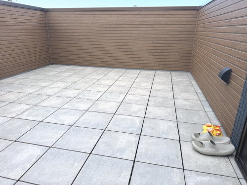 バルコニー・ベランダフラット（床上げ）デッキAQUGA（アクーガ）　RIN-2　（リナータ）　施工バルコニー