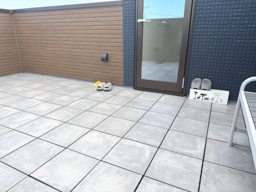 バルコニー・ベランダフラット（床上げ）デッキAQUGA（アクーガ）　RIN-2　（リナータ）　施工バルコニー