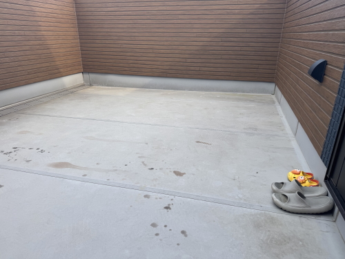 バルコニー・ベランダフラット（床上げ）デッキAQUGA（アクーガ）　RIN-2　（リナータ）　施工バルコニー