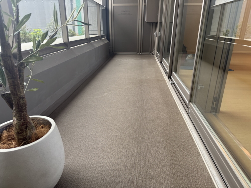 セキスイ クレガーレ　ヴェルクラッセ　プライムアイボリー（TB29PI)施工バルコニー