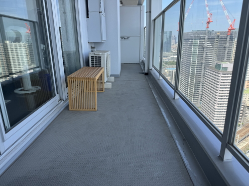 ハンディテクノ　人口木デッキ（Eデッキ）施工バルコニー