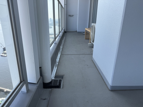 ハンディテクノ　人口木デッキ（Eデッキ）施工バルコニー