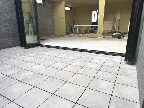 バルコニー・ベランダフラット（床上げ）デッキAQUGA　RIN-2　（リナータ）　施工