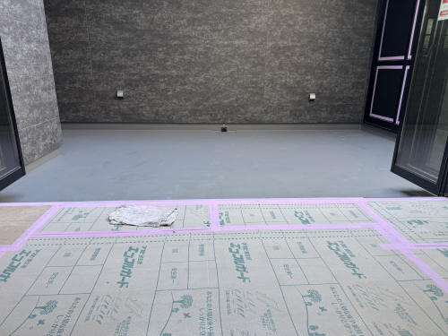 バルコニー・ベランダフラット（床上げ）デッキAQUGA　RIN-2　（リナータ）　施工