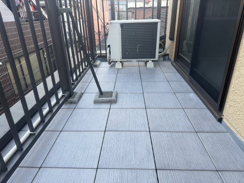 バルコニー・ベランダフラット（床上げ）デッキAQUGA（アクーガ）アートコーム コームグレー（CG）施工バルコニー