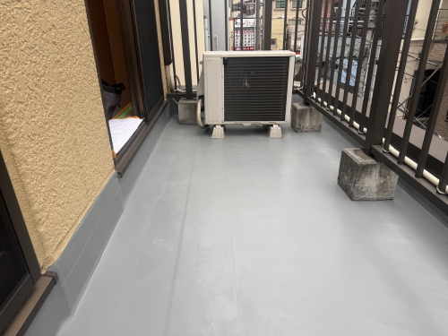 バルコニー・ベランダフラット（床上げ）デッキAQUGA（アクーガ）アートコーム コームグレー（CG）施工バルコニー