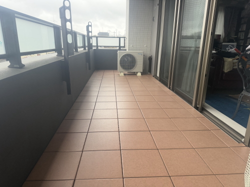 バルコニー・ベランダフラット（床上げ）デッキAQUGA　S-606　（プリモス）　施工バルコニー