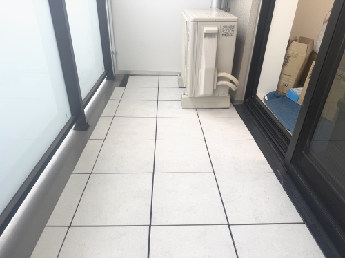 バルコニー・ベランダフラット（床上げ）デッキAQUGA（アクーガ） XE-101（ジータ）　施工バルコニー